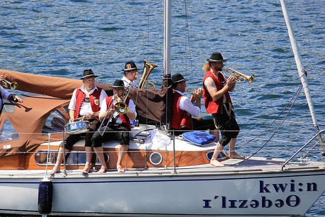 它在实际比 它在实际比